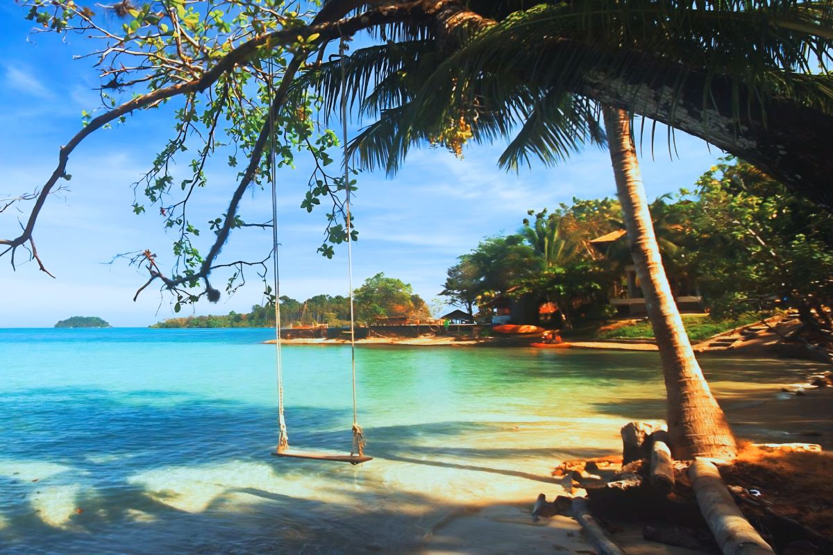 /LONELY%20BEACH