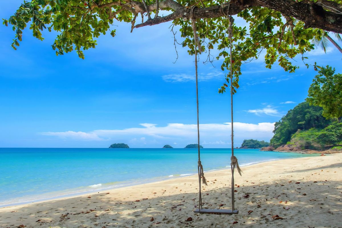 /WHITE%20SAND%20BEACH